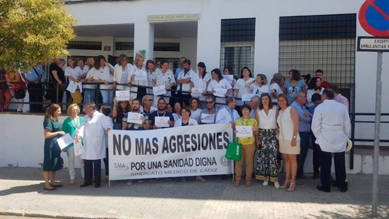 ep imagen de archivo de una concentracion contra agresiones sanitarias
