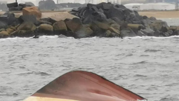 ep imagen del pesquero hundido en punta umbria