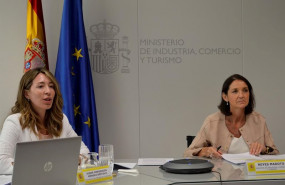 ep la ministra de industria comercio y turismo reyes maroto junto con la secretaria de estado de