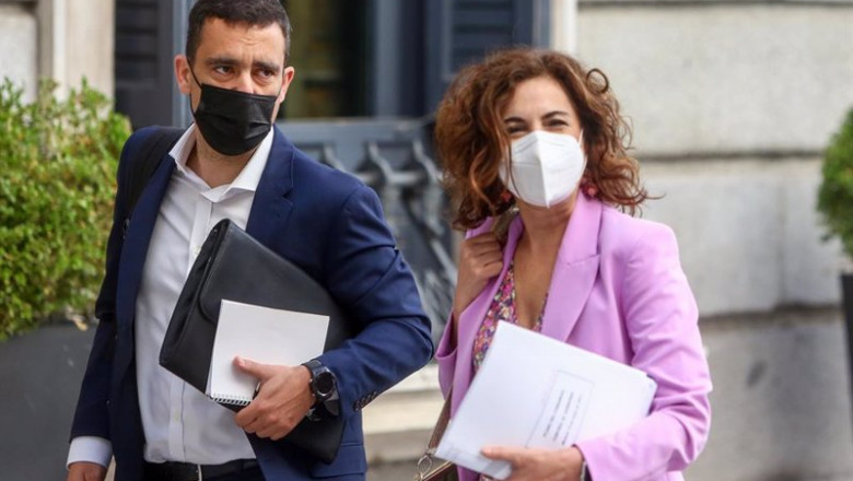 La ministra Portavoz y de Hacienda, María Jesús Montero, a su llegada a una sesión de control en el Congreso | EUROPA PRESS/R.Rubio.POOL - Europa Press ep la ministra portavoz y de hacienda maria jesus montero a su llegada a una sesion de control en el