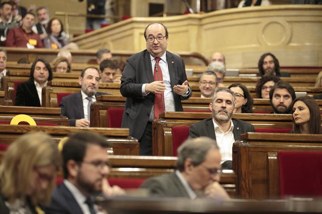 El Parlament rechaza la designación de Miquel Iceta como senador