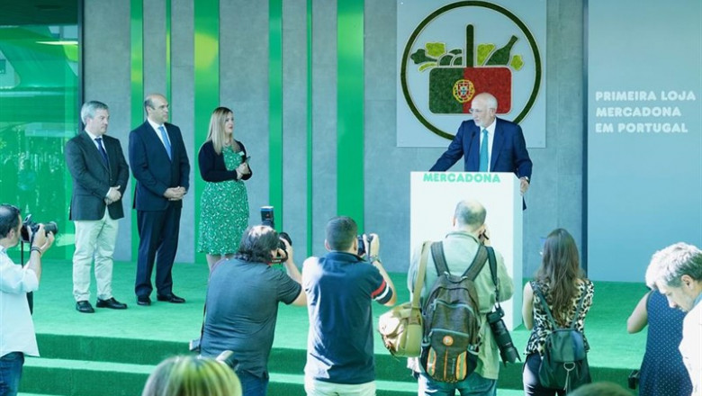 El Presidente De Mercadona, Juan Roig, En La Visita Institucional Al Primer Supermercado De La Compañía En Portugal | MERCADONA ep presidentemercadona juan roig envisita institucionalprimer supermercadola companiaportugal