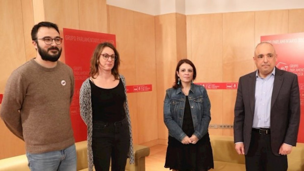 ep reunion entre la portavoz del psoe adriana lastra el secretario general del grupo socialista