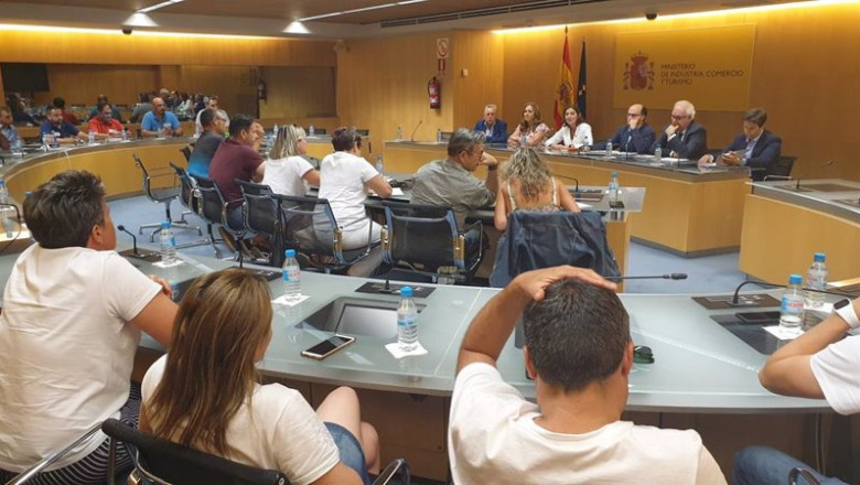 Reunión entre los comités de empresa de las fábricas de Siro y el Ministerio de Industria, Comercio y Turismo | DELEGACIÓN DEL GOBIERNO ep reunion entre los comites de empresa de las fabricas de siro y el ministerio de industria