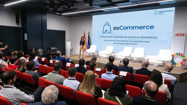 ep susana voces presidenta de adigital y presidenta de escommerce durante su discurso de apertura