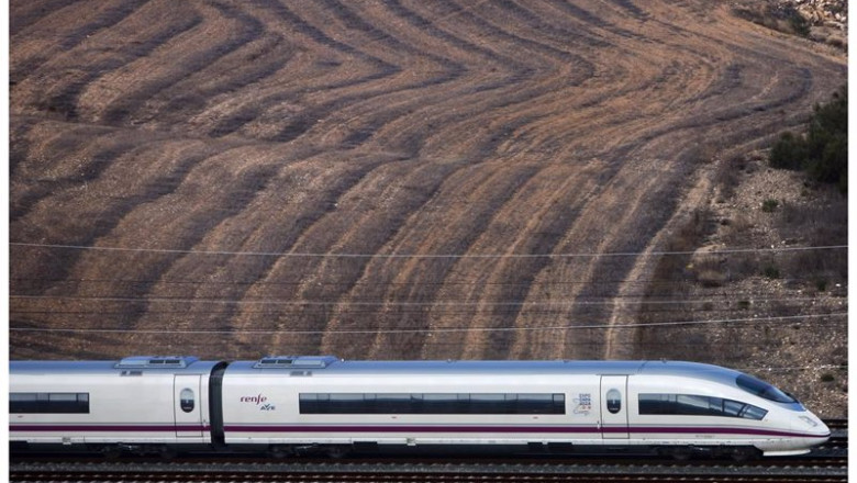 ep trenes s 103 con los que se realizaran todos los servicios ave entre malaga y barcelona desde el ep trenes s 103 con los que se realizaran todos los servicios ave entre malaga y barcelona desde el