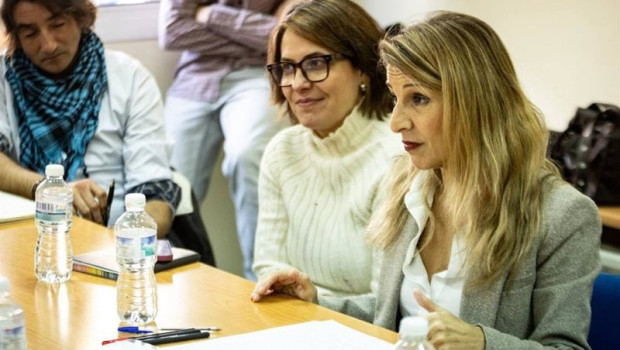 ep yolanda diaz con el comite de empresa con los trabajadores de tierra del aeropuerto de la base ep yolanda diaz con el comite de empresa con los trabajadores de tierra del aeropuerto de la base